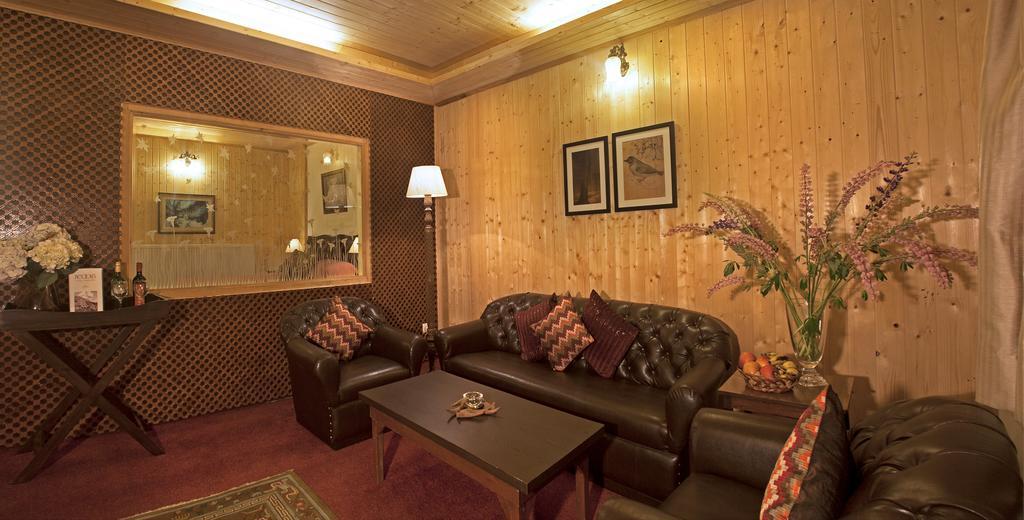 Nedous Hotel Gulmarg Room photo