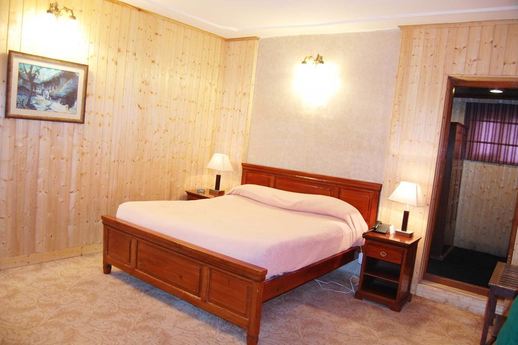Nedous Hotel Gulmarg Room photo